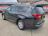 Used 2020 Chrysler Pacifica Touring-L image 5