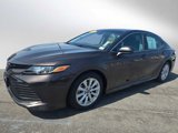 Used 2018 Toyota Camry LE image 3