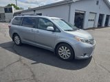 Used 2016 Toyota Sienna Limited Premium image 3