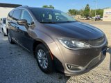 Used 2018 Chrysler Pacifica Touring-L image 5