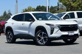 Used 2025 Chevrolet Trax RS image 2