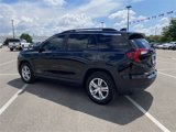 Used 2024 GMC Terrain SLE w/ Driver Convenience Package image 3
