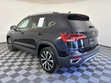 Used 2024 Volkswagen Taos SE w/ Panoramic Sunroof Package image 5