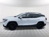 Used 2022 GMC Terrain SLE w/ Driver Convenience Package image 2