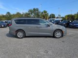 Used 2022 Chrysler Pacifica Touring-L image 2