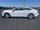 Used 2017 Chevrolet Malibu LT image 2