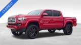 Used 2017 Toyota Tacoma TRD Sport w/ Tow Package (A/T) image 4
