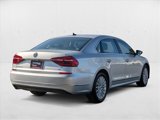 Used 2017 Volkswagen Passat 1.8T SE image 5