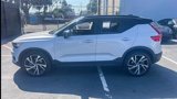 Used 2022 Volvo XC40 T5 R-Design w/ Advanced Package image 2