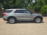 Used 2020 Ford Explorer XLT image 2