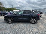 Used 2021 Ford Escape SE image 2