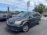 Used 2015 Chrysler Town & Country Touring-L w/ Driver Convenience Group image 2