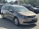 Used 2017 Chrysler Pacifica Touring w/ Tire & Wheel Group image 4