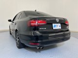 Used 2017 Volkswagen Jetta SE image 3