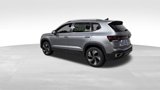 New 2025 Volkswagen Taos SE image 3