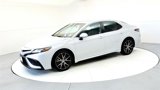 Used 2022 Toyota Camry SE image 2