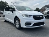 New 2025 Chrysler Pacifica Select image 4