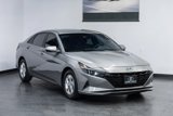 Used 2023 Hyundai Elantra SE image 2