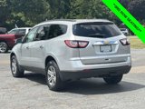 Used 2015 Chevrolet Traverse LT image 2