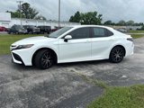 Used 2021 Toyota Camry SE image 2