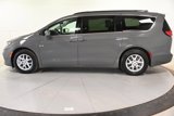 Used 2022 Chrysler Pacifica Touring-L image 5