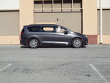 Used 2017 Chrysler Pacifica Touring-L image 4