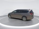 Used 2017 Chrysler Pacifica Touring-L image 4