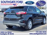 Used 2022 Ford Edge SEL w/ Convenience Package image 2