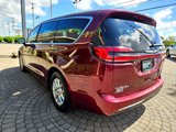 Used 2023 Chrysler Pacifica Touring-L image 6
