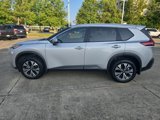 Used 2023 Nissan Rogue SV image 2