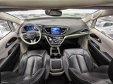 Used 2018 Chrysler Pacifica Limited image 2