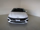 Used 2025 Hyundai Elantra SE image 2