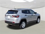 Used 2022 Jeep Compass Sport image 4