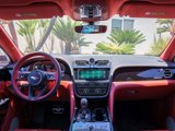 Used 2023 Bentley Bentayga Plug-In Hybrid image 4