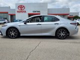 Used 2024 Toyota Camry SE image 2