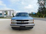 Used 1995 Chevrolet Suburban 2WD image 3