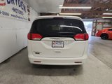Used 2017 Chrysler Pacifica Touring image 4