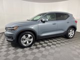 Used 2021 Volvo XC40 T5 Momentum image 2