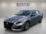 Used 2024 Nissan Altima 2.5 SV image 2