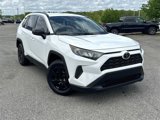 Used 2019 Toyota RAV4 LE image 2