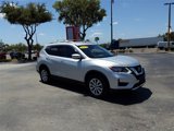 Used 2019 Nissan Rogue SV image 2