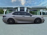 Used 2021 Toyota Camry SE image 2