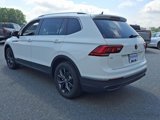 Used 2024 Volkswagen Tiguan SE w/ Panoramic Sunroof Package image 4