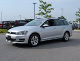 Used 2017 Volkswagen Golf S image 2