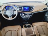 Used 2017 Chrysler Pacifica Limited w/ Advanced Safetytec Group image 4