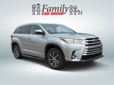 Used 2018 Toyota Highlander SE image 2