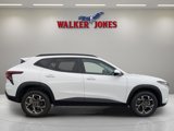 Used 2024 Chevrolet Trax LT image 2