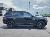 Used 2023 Jeep Grand Cherokee Altitude image 2