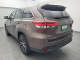 Used 2019 Toyota Highlander LE image 5