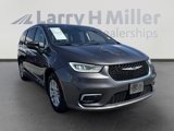 Used 2023 Chrysler Pacifica Touring-L image 2